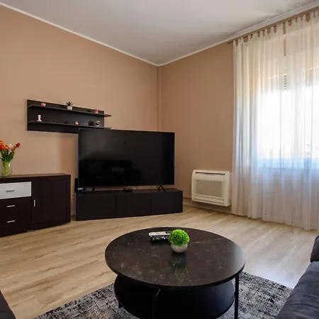 Apartment F Apa